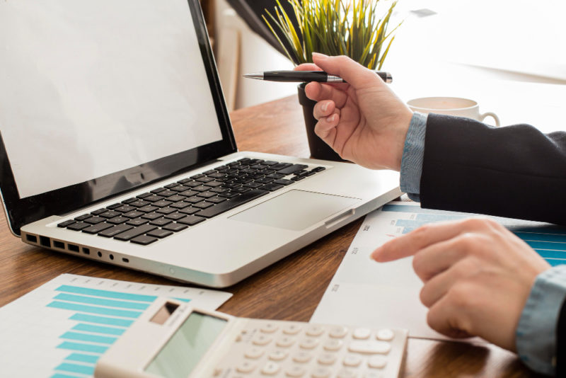 Asesoramiento en sede y beneficios para socios y socias en facturación electrónica