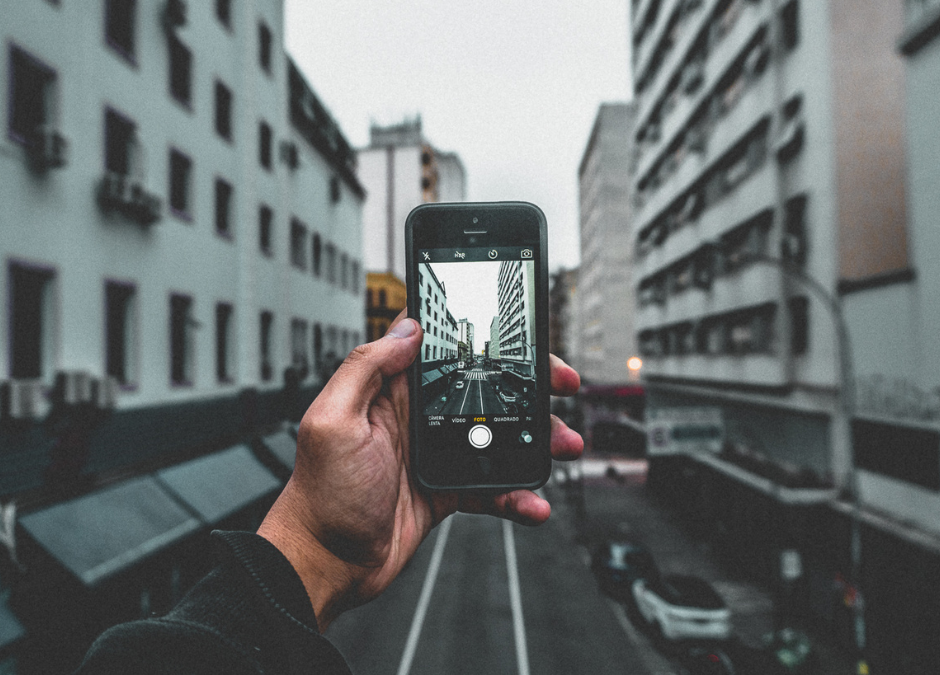 TALLER: Haciendo libros de fotografías, a cargo de Juan Valbuena (ES)