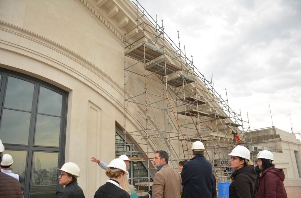 De visita a la obra de restauración del Edificio Central del BROU