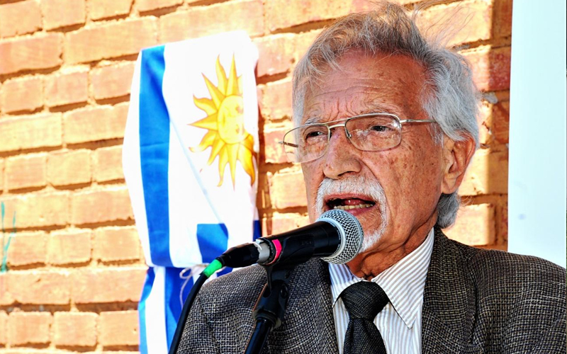 Homenaje a Arana